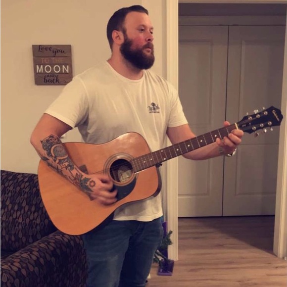 Meet your Posher, Cody - Picture 4 of 4